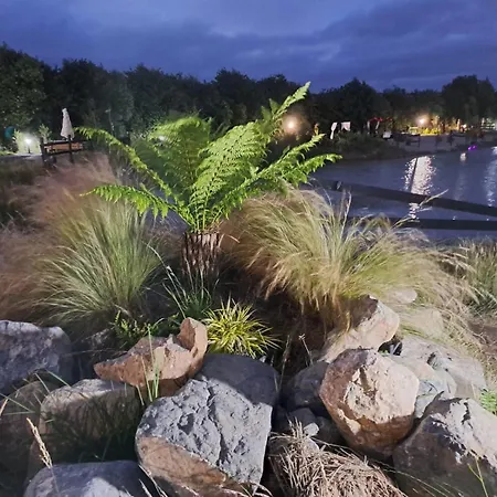 Pond 2ppl-private Hot Tub Errill