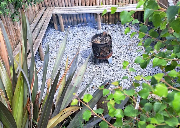 Pond 2ppl-private Hot Tub Errill